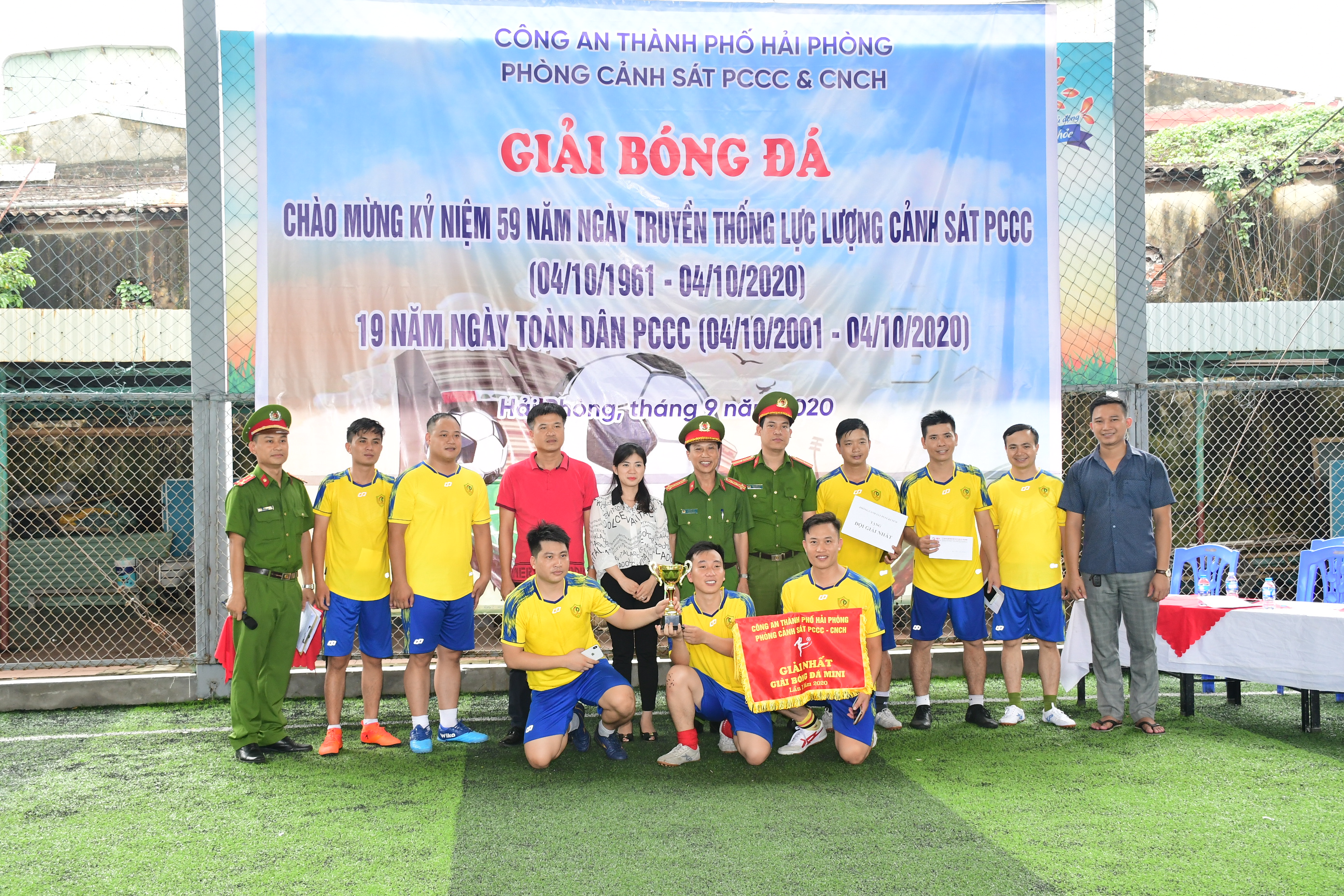 Giải bóng đá Phòng Cảnh sát PCCC&CNCH: Đội Liên quân Công tác phòng cháy và Hậu cần giành chức vô địch